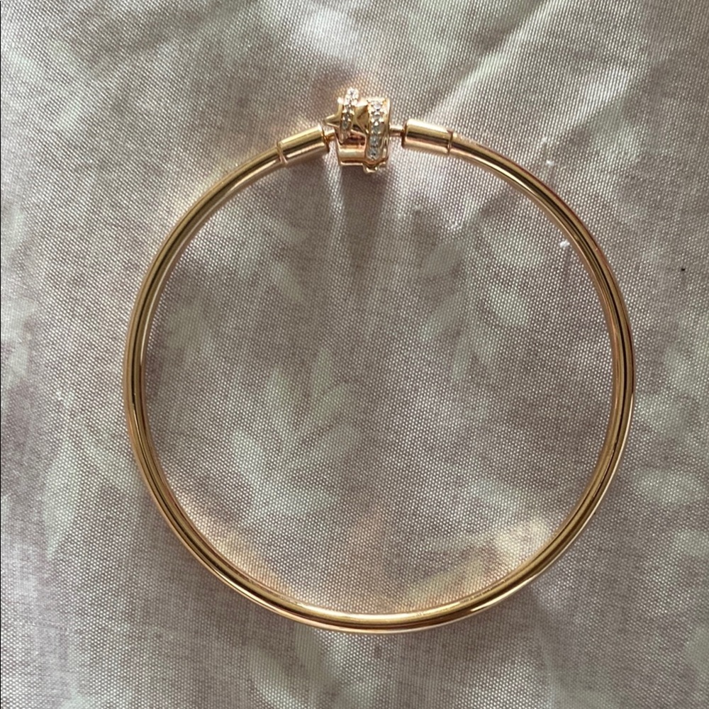 Pandora Elegant Gold Bracelet with Crystal Accent